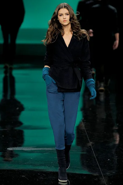 Look 25